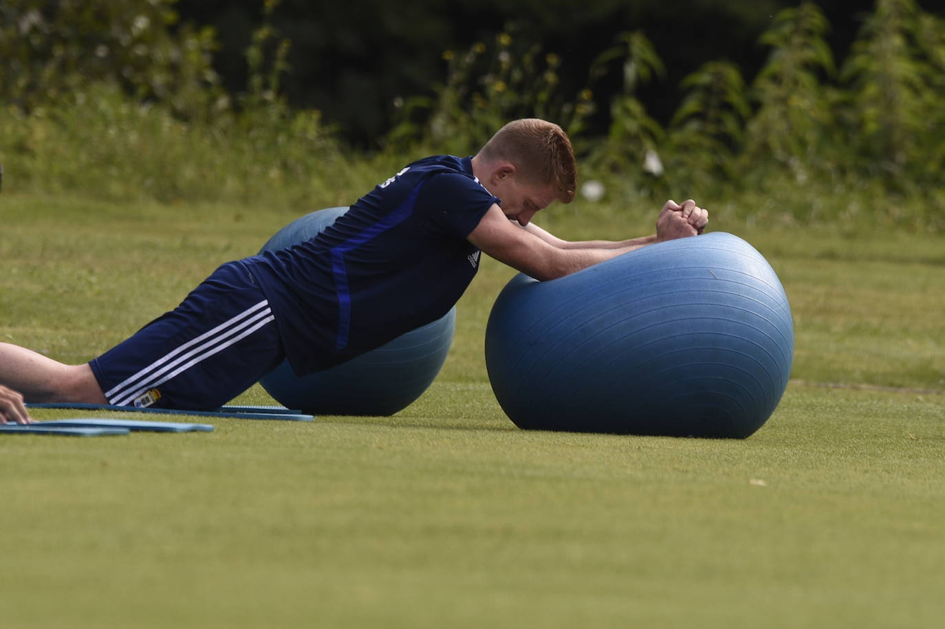 El Real Oviedo se ejercita para enfrentarse en óptimas condiciones a la pretemporada