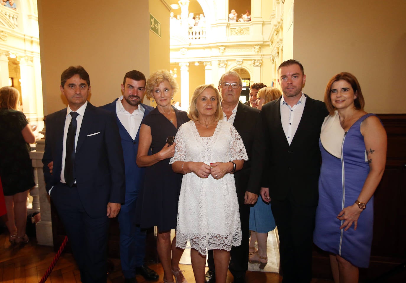 Cientos de personas estuvieron presentes en la Junta General en el acto de toma de posesión de Adrián Barbón.