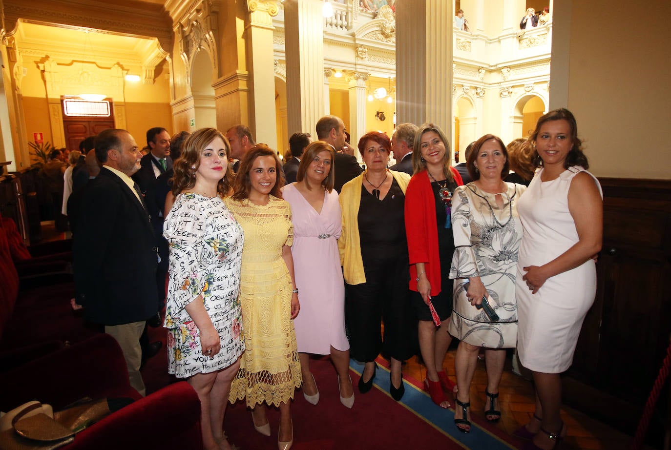 Cientos de personas estuvieron presentes en la Junta General en el acto de toma de posesión de Adrián Barbón.