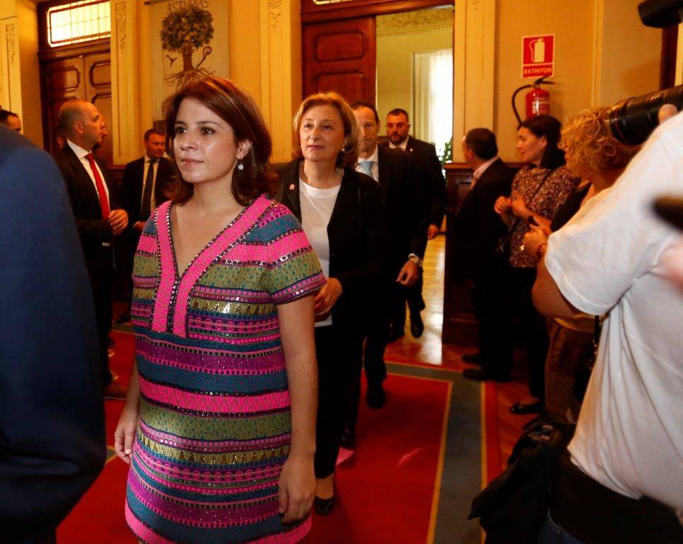 Cientos de personas estuvieron presentes en la Junta General en el acto de toma de posesión de Adrián Barbón.