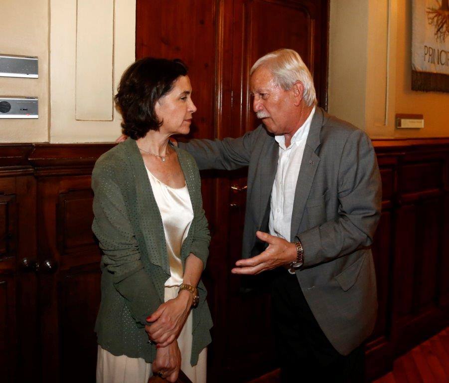 Cientos de personas estuvieron presentes en la Junta General en el acto de toma de posesión de Adrián Barbón.