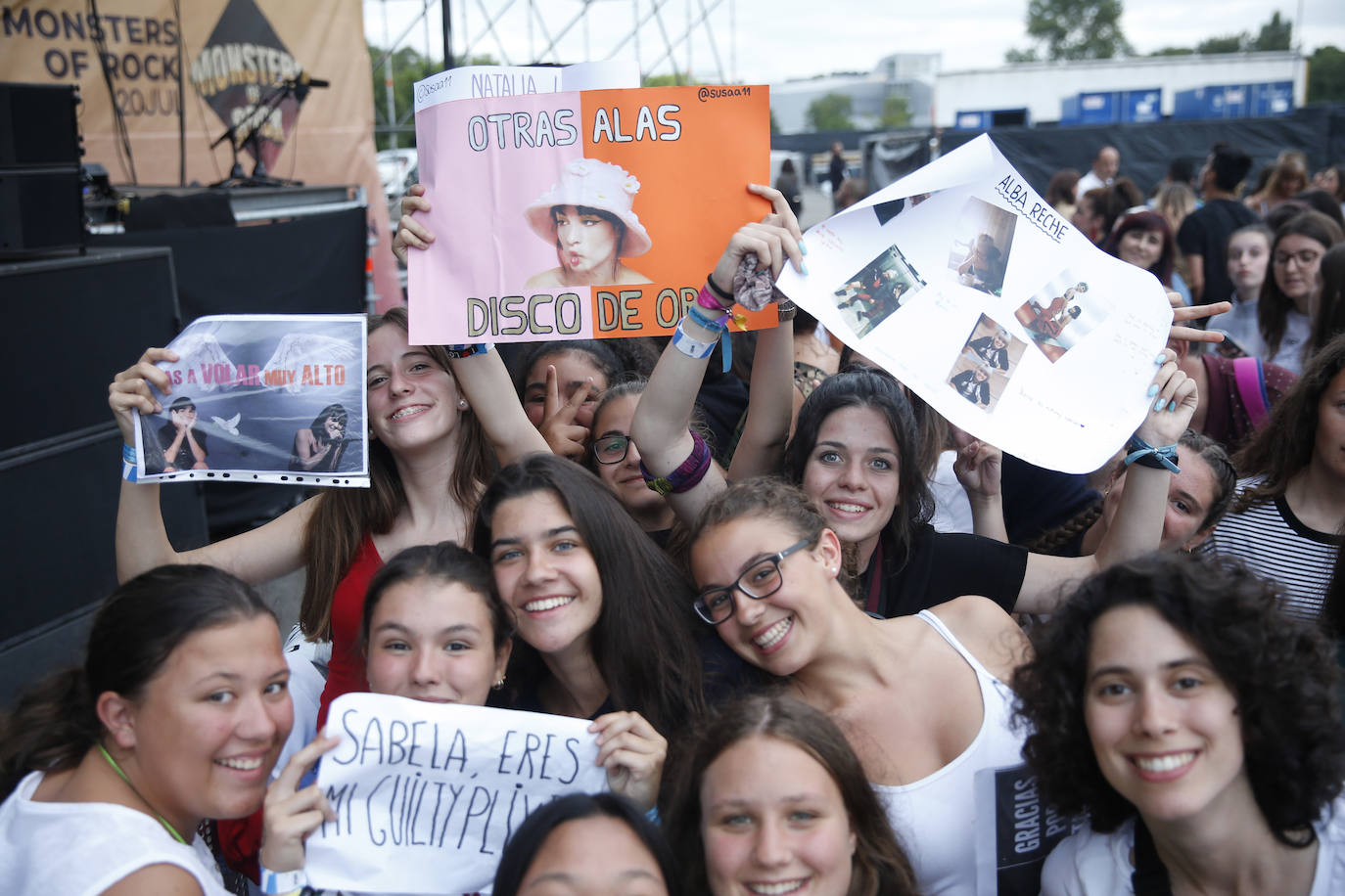 Los concursantes de la última edición del programa 'Operación Triunfo' congregaron a unos 4.000 incondicionales la explanada de Marina Civil.