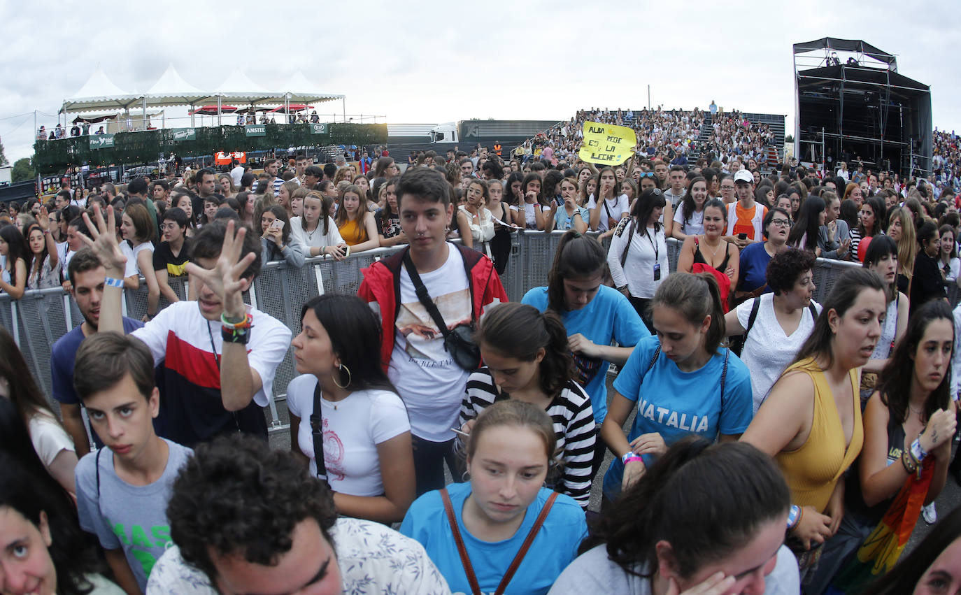 Los concursantes de la última edición del programa 'Operación Triunfo' congregaron a unos 4.000 incondicionales la explanada de Marina Civil.