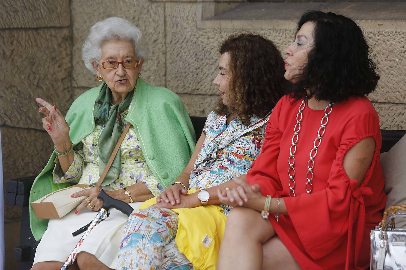 Este lunes tuvo lugar la entrega de los Premios Calderetas de Don Calixto en el Palacio de La Riega, en donde se reconoció a Albert Adrià, como Maestro Nacional; El Cenador del Azul, Maestro Asturiano, y Ricardo Fernández a la proyección. Marcos Granda estrena un nuevo premio al Impulso Gastronómico.