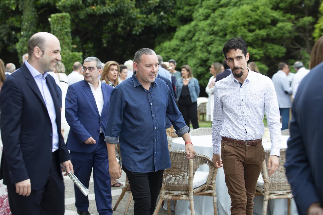Este lunes tuvo lugar la entrega de los Premios Calderetas de Don Calixto en el Palacio de La Riega, en donde se reconoció a Albert Adrià, como Maestro Nacional; El Cenador del Azul, Maestro Asturiano, y Ricardo Fernández a la proyección. Marcos Granda estrena un nuevo premio al Impulso Gastronómico.