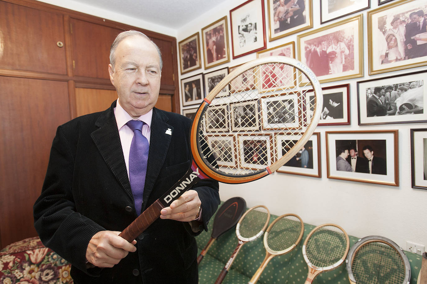 A sus 80 años continuaba al frente de la Federación Asturiana de Tenis. Desde Avilés, donde estuvo al frente del Real Club de Tenis, puso al Principado en el mapa del tenis mundial. 