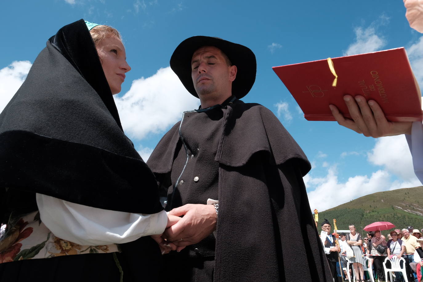 Un año más hubo boda vaqueira como manda la tradición