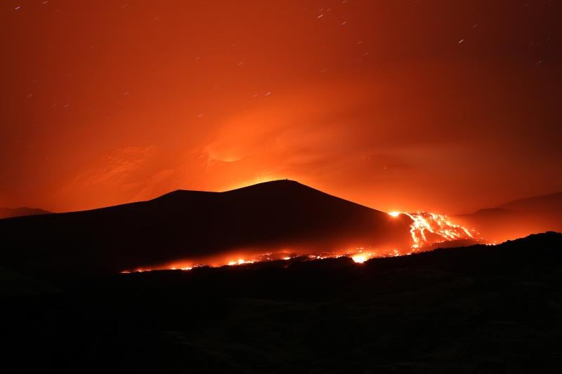 El Etna volvió a entrar en erupción el pasado 20 de julio. Desde entonces, se han producido varias explosiones que han dejado impresionantes imágenes.