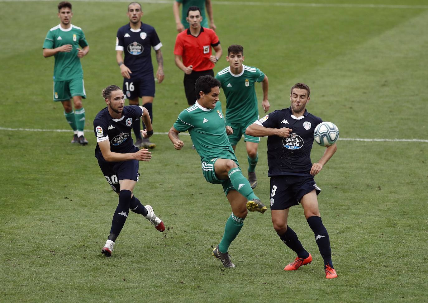 Fotos: El Lugo se impone al Real Oviedo en los panaltis