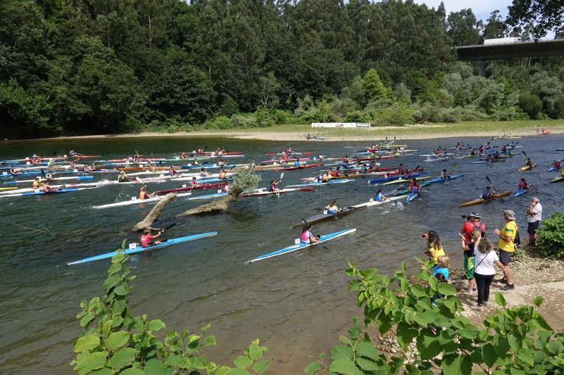 Cientos de niños tomaron parte en el Mini Sella, en el que será un aperitivo de la prueba grande que se celebrará el próximo sábado. 
