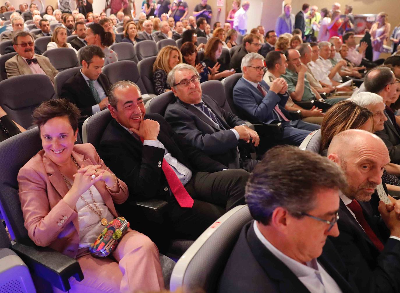 La ministra de Sanidad, Consumo y Bienestar Social, María Luisa Carcedo, ha inaugurado la 63 Feria de Muestras de Asturias, que se celebra en el recinto Luis Adaro de Gijón. Participaron en el acto, además, el presidente del Principado, Adrián Barbón; la alcaldesa de Gijón, Ana González, y el presidente de la Cámara de Comercio de Gijón, Félix Baragaño.