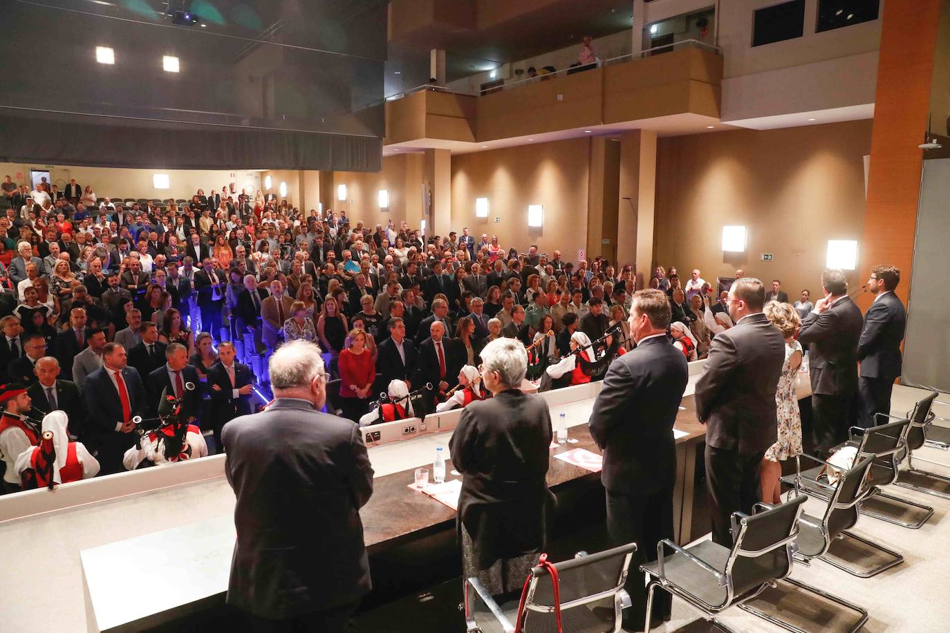 La ministra de Sanidad, Consumo y Bienestar Social, María Luisa Carcedo, ha inaugurado la 63 Feria de Muestras de Asturias, que se celebra en el recinto Luis Adaro de Gijón. Participaron en el acto, además, el presidente del Principado, Adrián Barbón; la alcaldesa de Gijón, Ana González, y el presidente de la Cámara de Comercio de Gijón, Félix Baragaño.