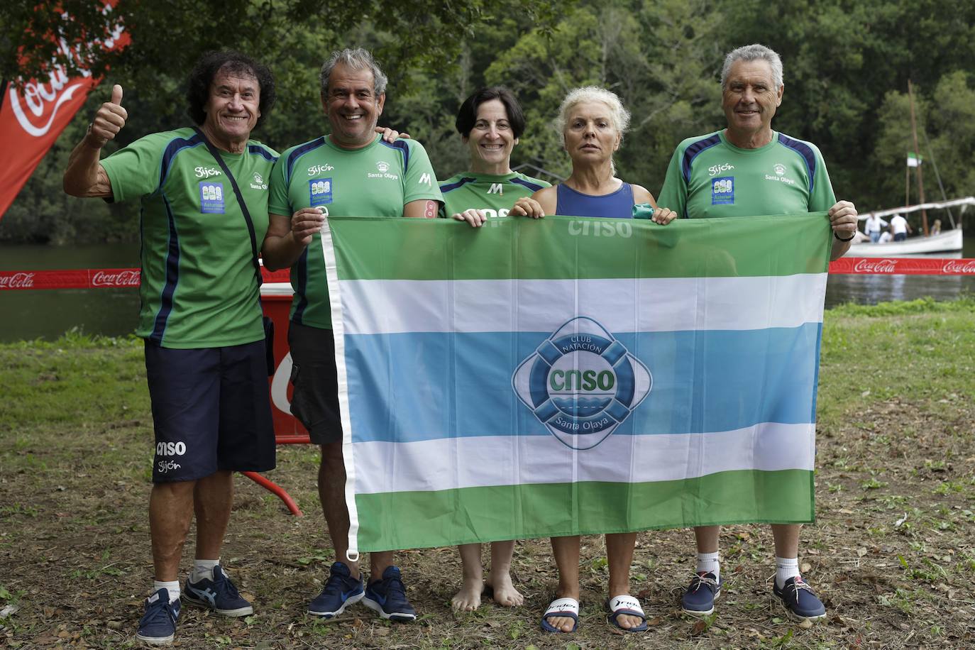 El campeón alemán Rob Muffels consiguió esta tarde su cuarto entorchado en el Descenso a Nado de la Ría y la holandesa Van Rouwendaal se impuso en la categoría femenina.