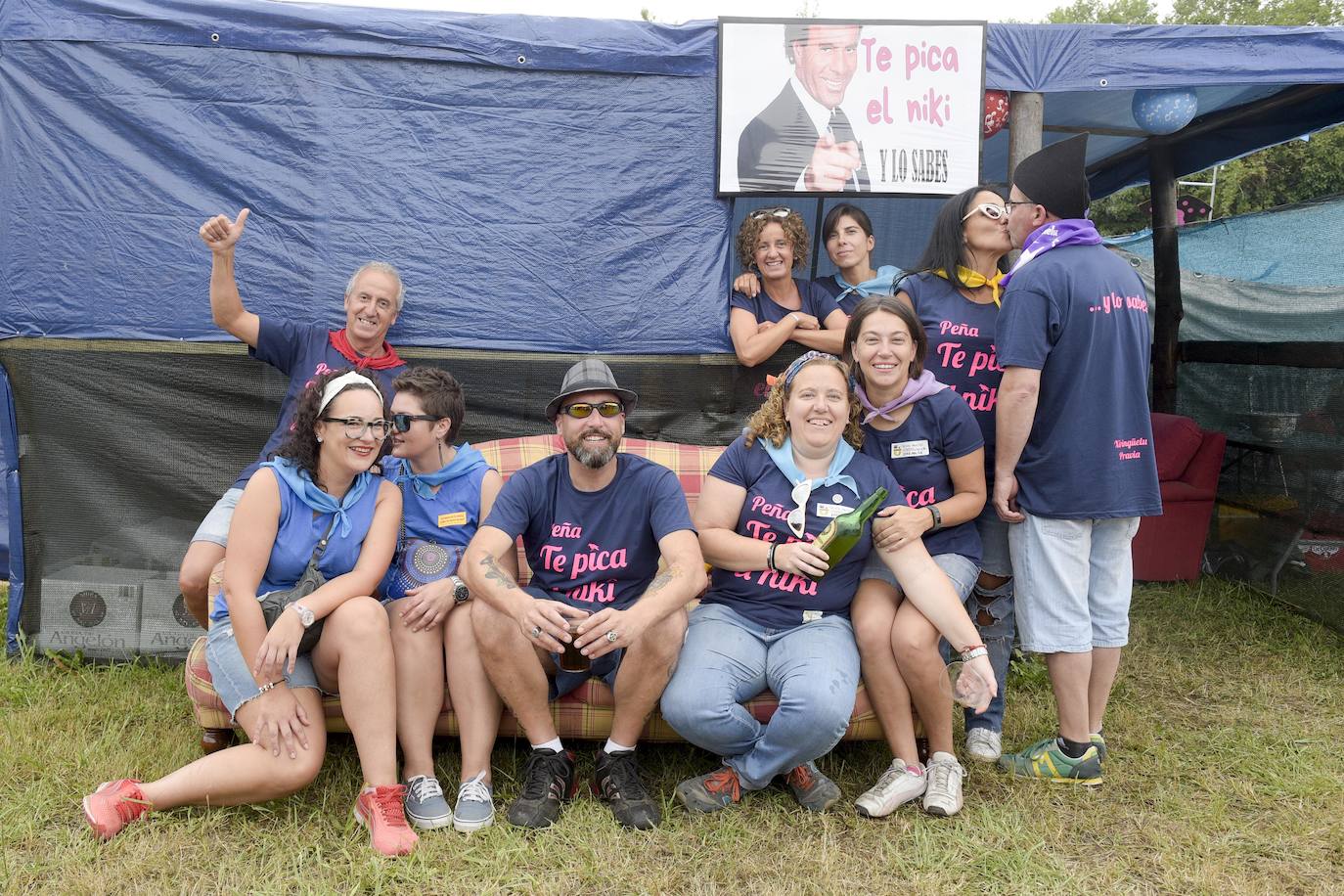 Miles de personas se congregan en el prau Salcéu para participar en la popular fiesta de Pravia