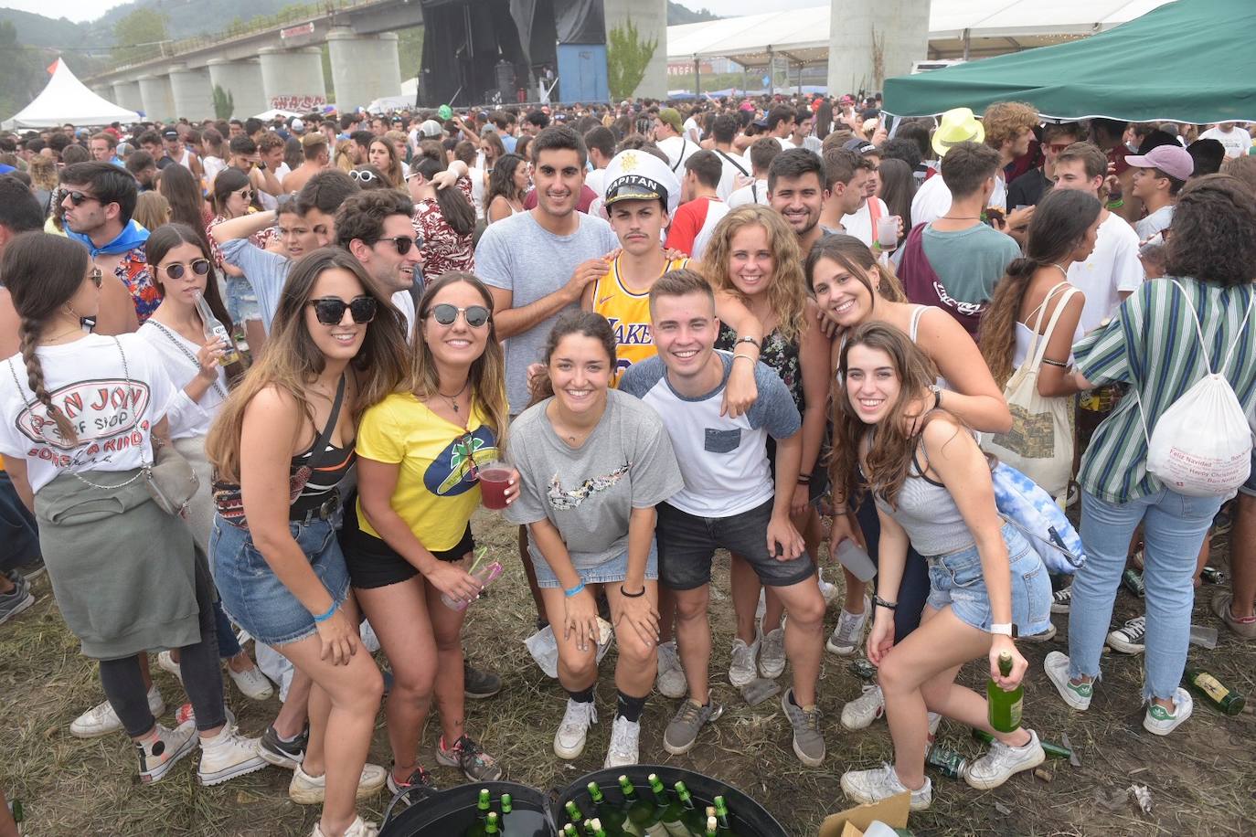 Miles de personas se congregan en el prau Salcéu para participar en la popular fiesta de Pravia