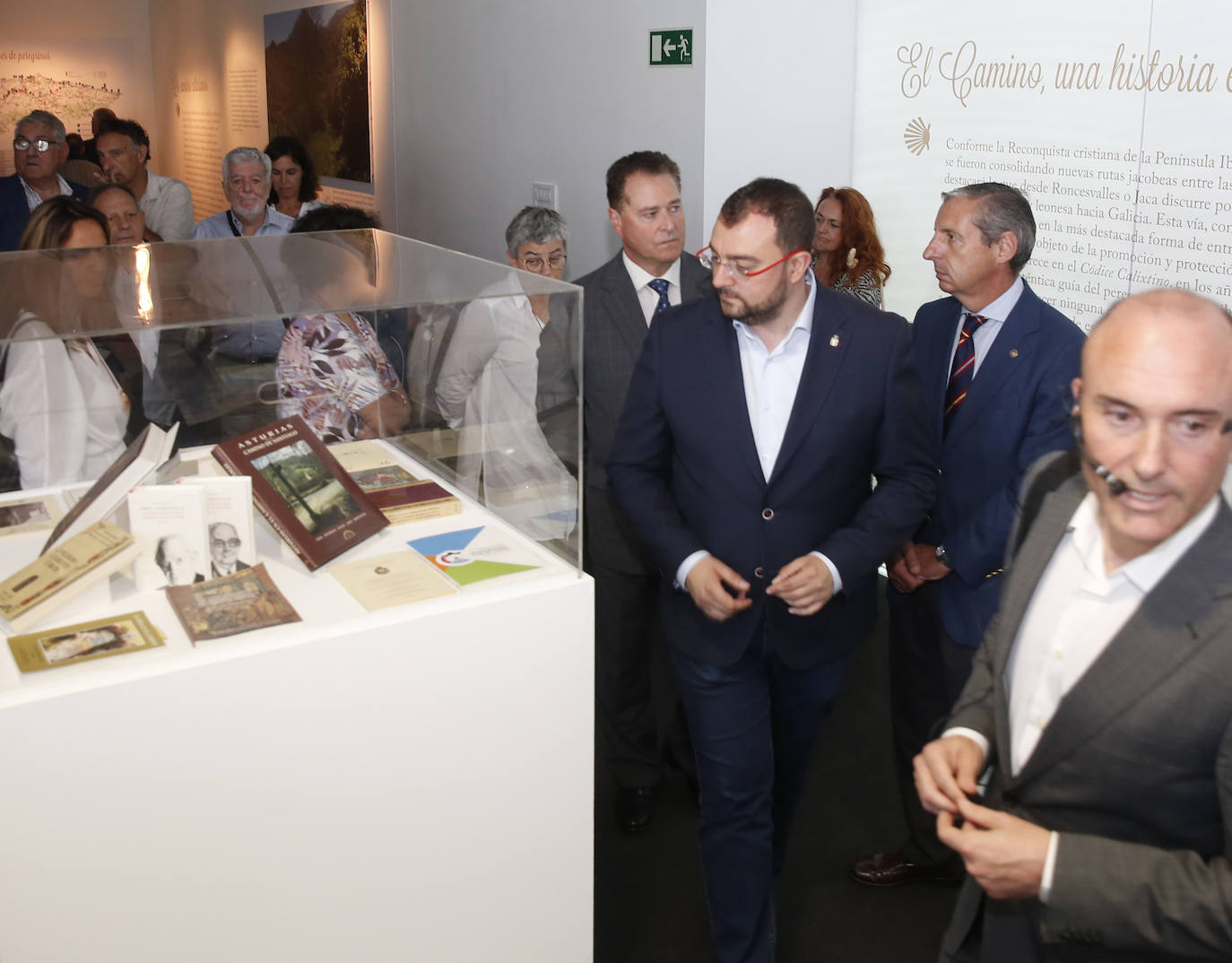 El presidente del Principado, Adrián Barbón, ha visitado la Feria Internacional de Muestras de Asturias que se desarrolla en el ferial Luis Adaro de Gijón. El jefe del Ejecutivo regional ha recorrido distintas exposiciones, entre ellas la de EL COMERCIO, y ha conversado con distintos representantes de la empresa y la sociedad asturianas.