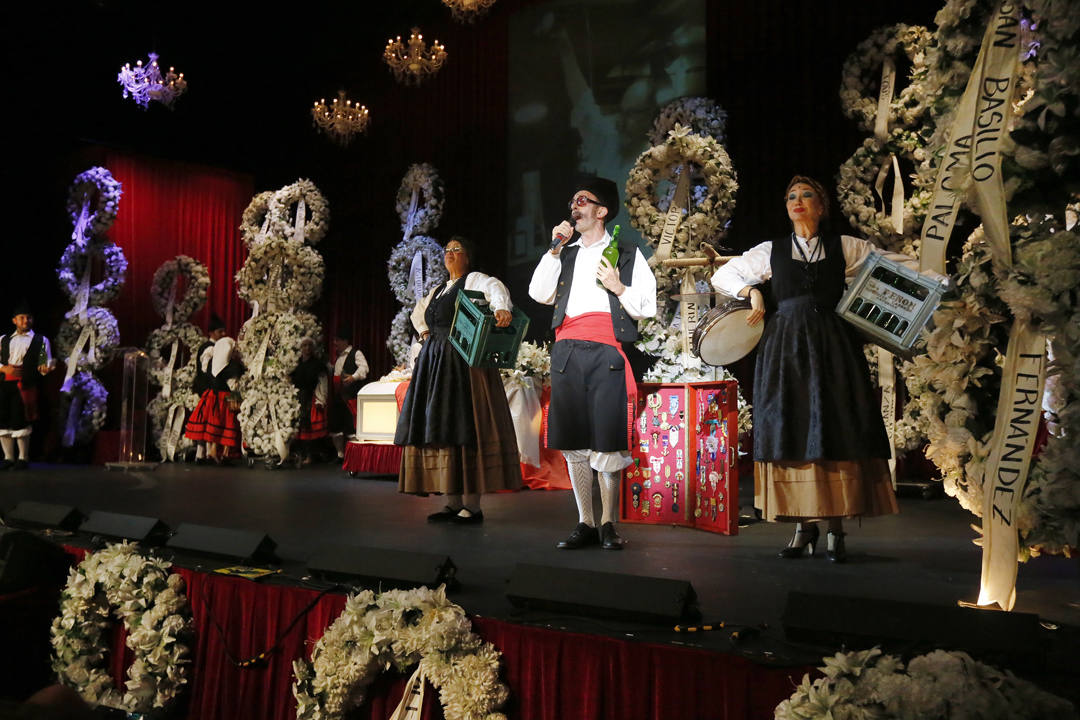 La compañía catalana consiguió una vez más divertir en el estreno de su espectáculo en el Jovellanos. 'Adiós Arturo' estará presente en la ciudad hasta el día 18 para aquellos que quieran disfrutar de una función llena de optimismo y vitalidad.