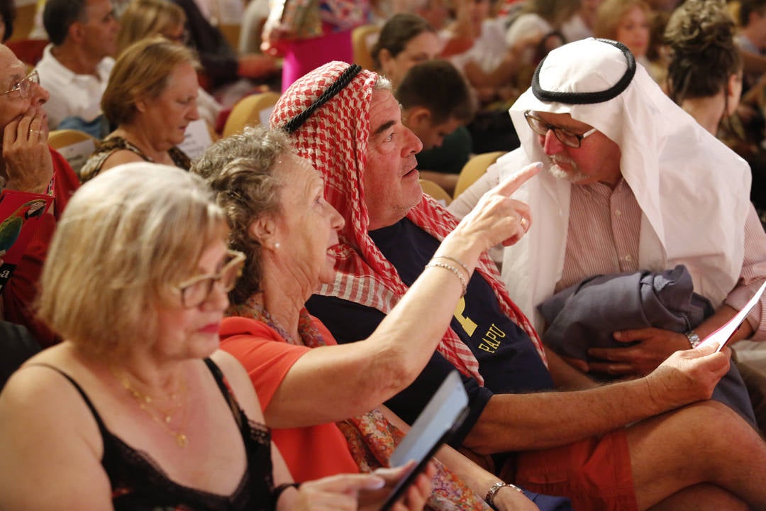 La compañía catalana consiguió una vez más divertir en el estreno de su espectáculo en el Jovellanos. 'Adiós Arturo' estará presente en la ciudad hasta el día 18 para aquellos que quieran disfrutar de una función llena de optimismo y vitalidad.