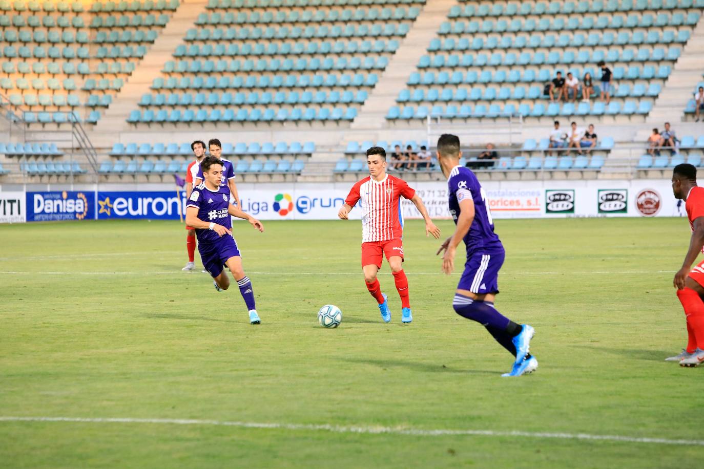 El Sporting ofreció una imagen gris frente al Valladolid en uno de los últimos partidos de pretemporada. Los de José Alberto perdieron por 2-0.