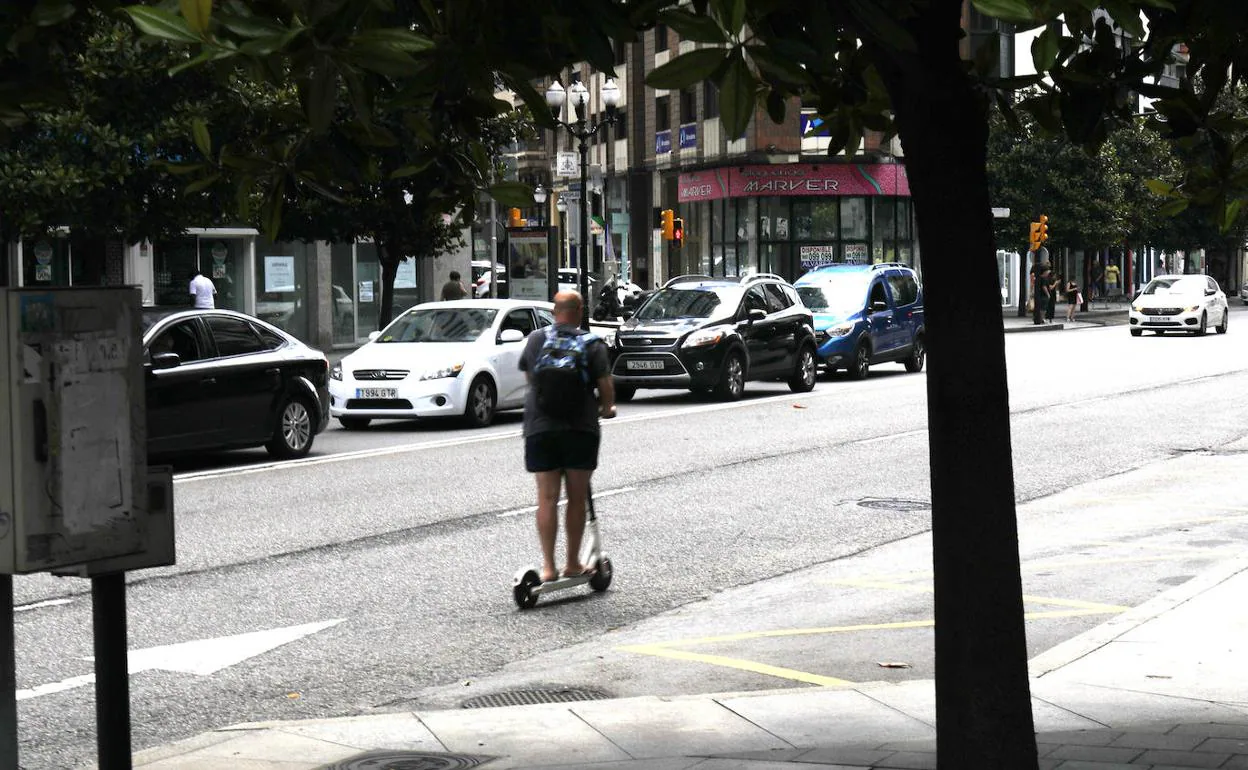 Gijón defiende la regulación de los patinetes eléctricos sin «demonizarlos»