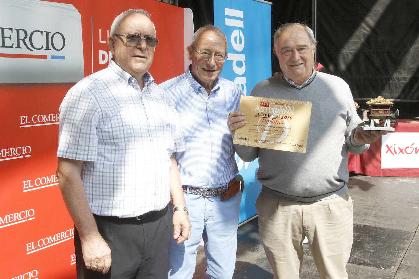 Celestino Rozada y Lorena Corripio son los ganadores absolutos del XXXIX Concurso de Canción Asturiana organizado por EL COMERCIO en Gijón. 