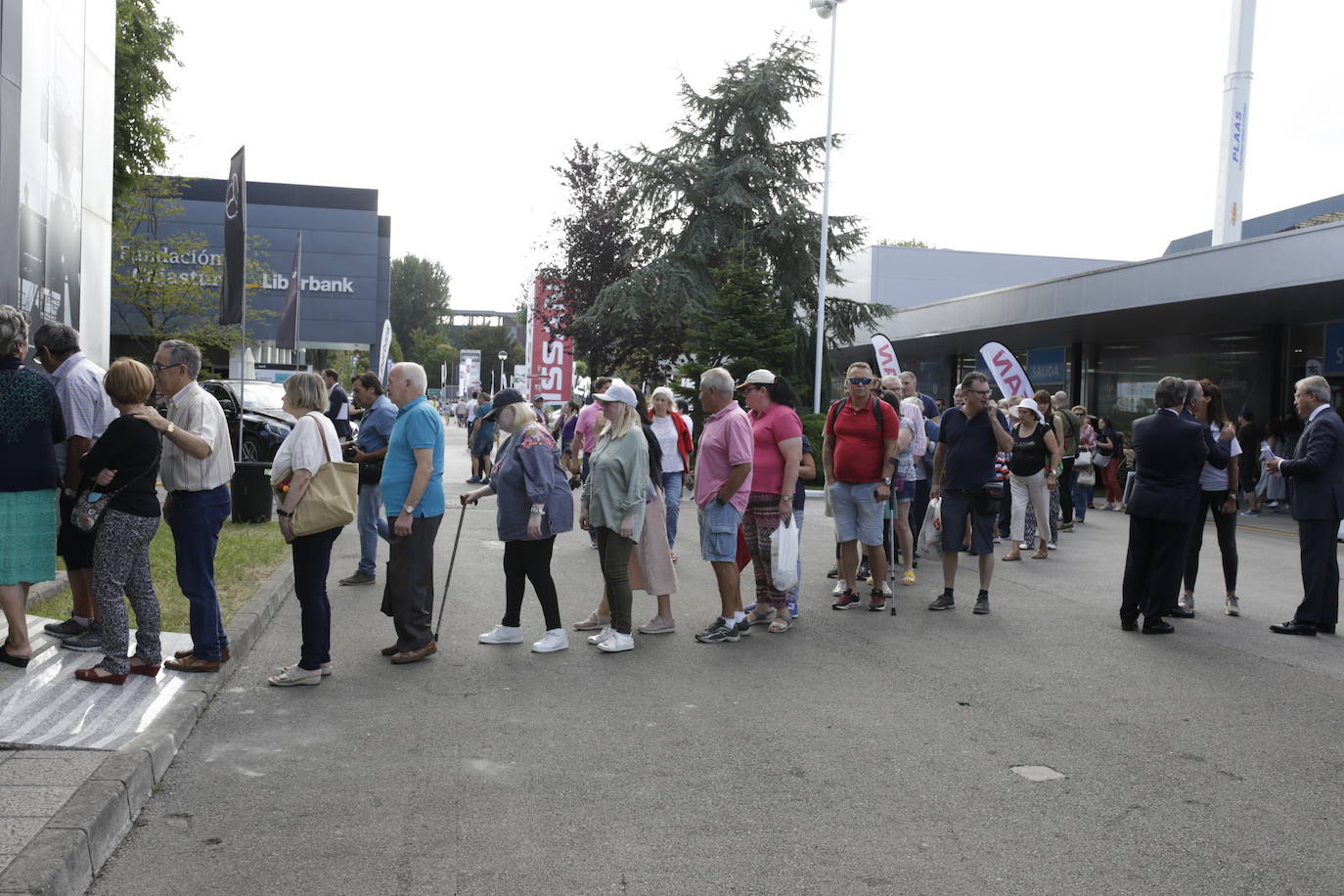 La Feria de Muestras de Asturias ha registrado una gran afluencia de público este martes, día del Banco SabadellHerrero, cuyo pabellón, dedicado a la minería asturiana, constituye uno de los atractivos del certamen.