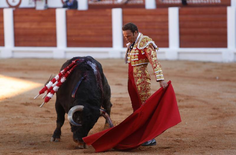 Tercera tarde de abono en el coso de El Bibio, con los toreros Antonio Ferreras, Álvaro Lorenzo y Paco Ureña.