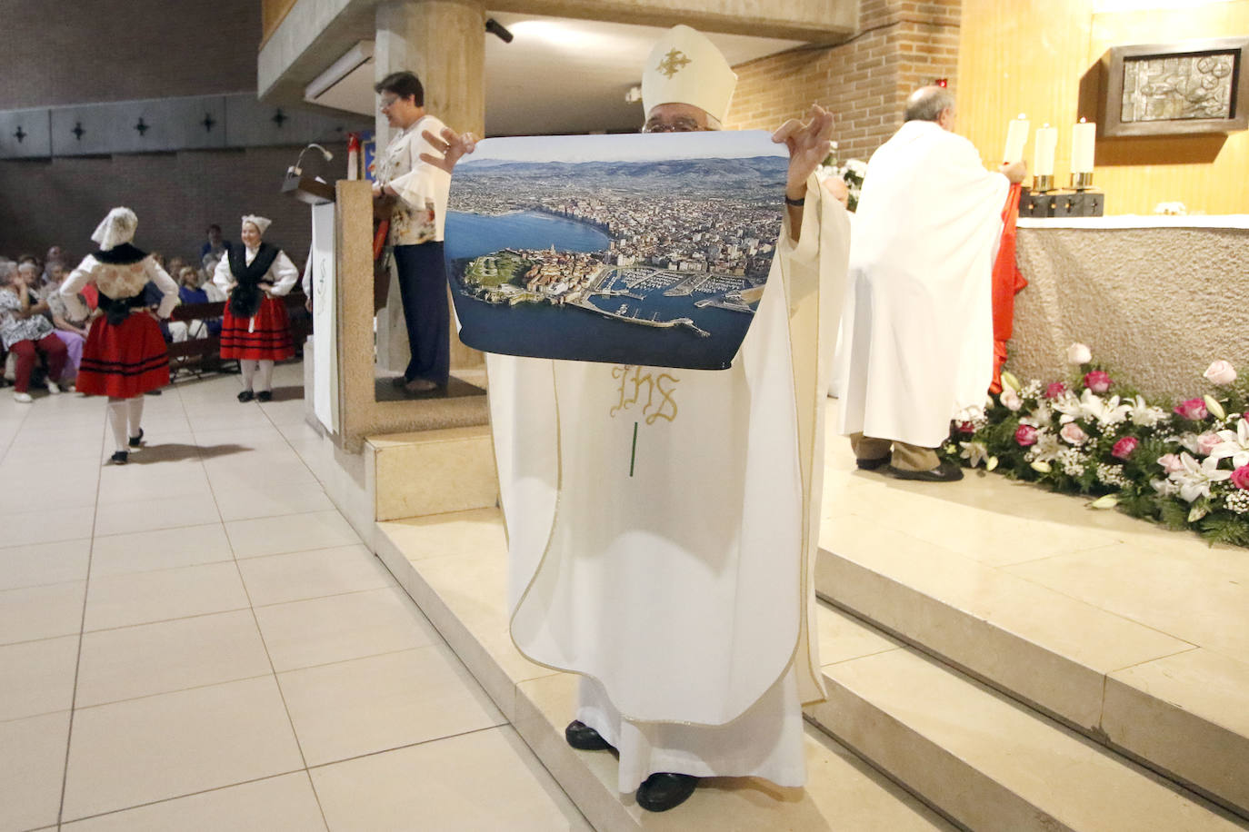 La ciudad cierra su semana grande con el tradicional acto religioso. 