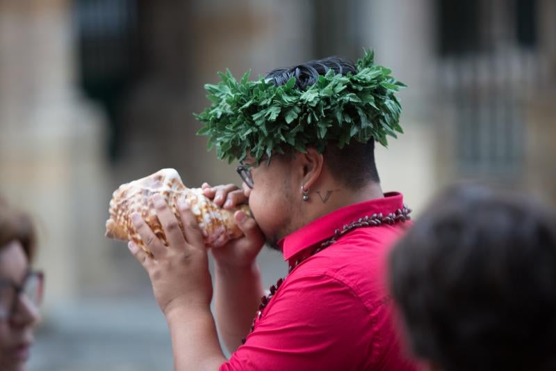 Grupos de cinco países, España, Argentina, Serbia, Tahutí y Sri Lanka participan en el Festival Folclórico Internacional de Avilés, donde protagonizan desfiles y dos galas.