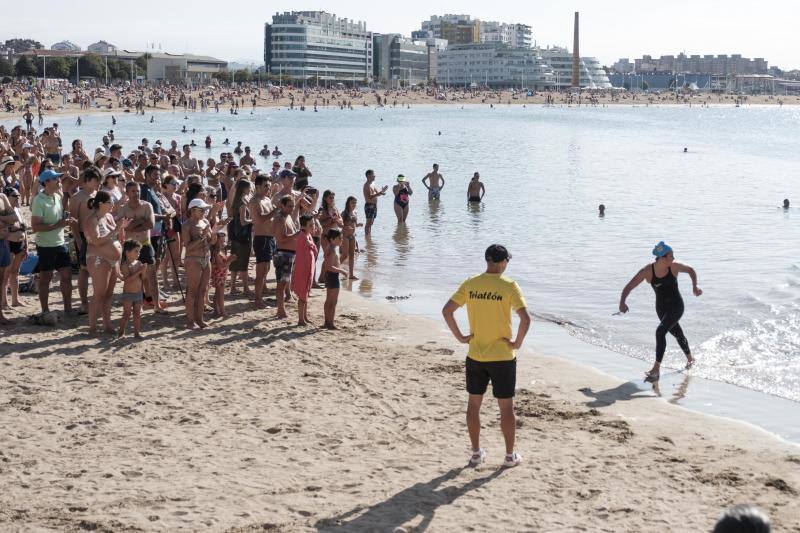 La nadadora del Santa Olaya volvió a ser la más rápida en una travesía en la que Hugo Sánchez acabó primero en categoría masculina.