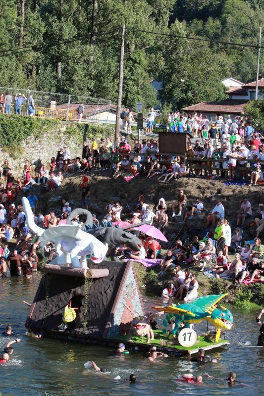 Cientos de personas se dan cita en una de las fiestas más populares del verano asturiano.