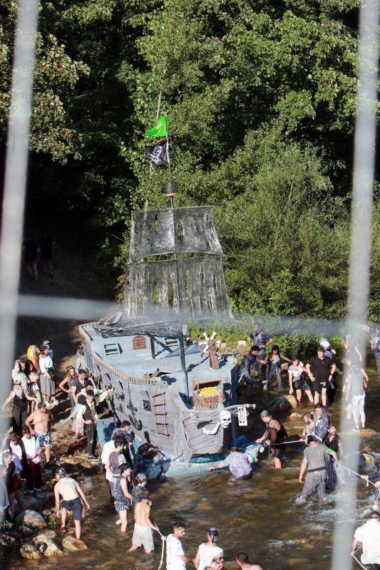 Cientos de personas se dan cita en una de las fiestas más populares del verano asturiano.