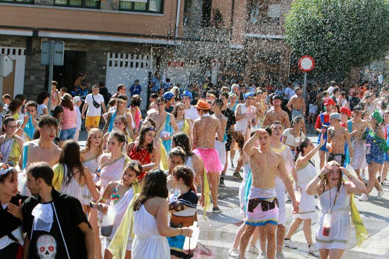 Cientos de personas se dan cita en una de las fiestas más populares del verano asturiano.