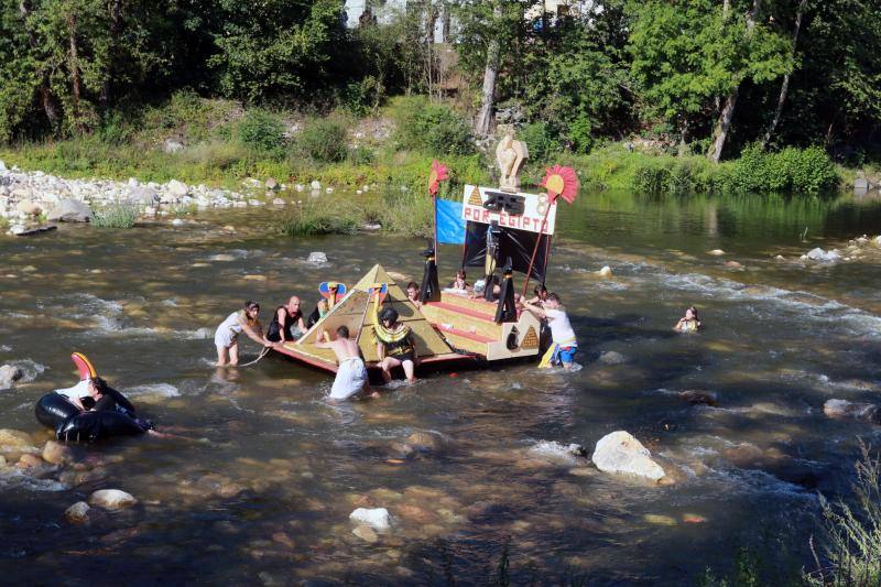 Cientos de personas se dan cita en una de las fiestas más populares del verano asturiano.