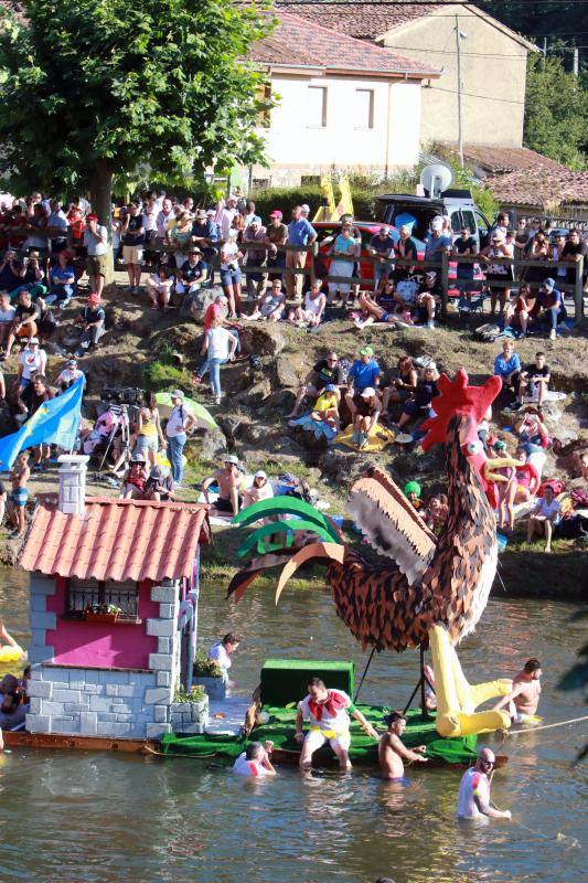 Cientos de personas se dan cita en una de las fiestas más populares del verano asturiano.