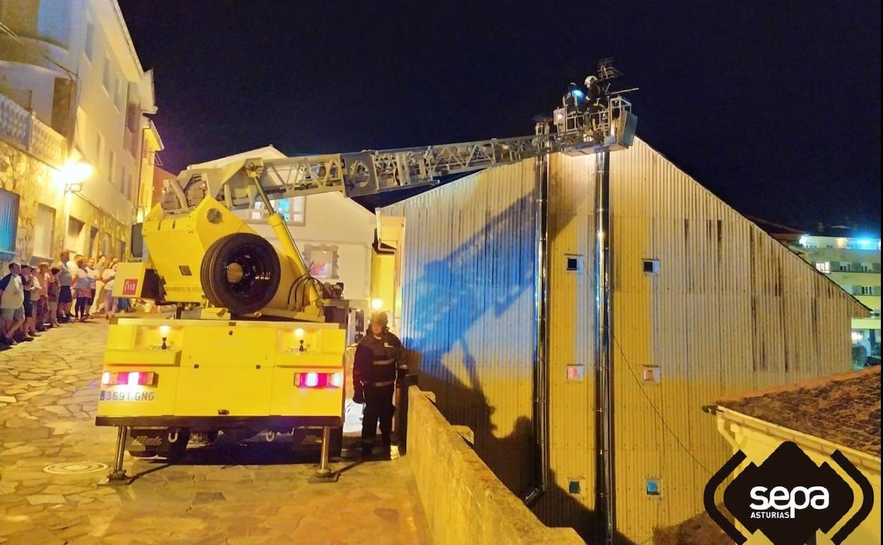 Bomberos, en la zona.