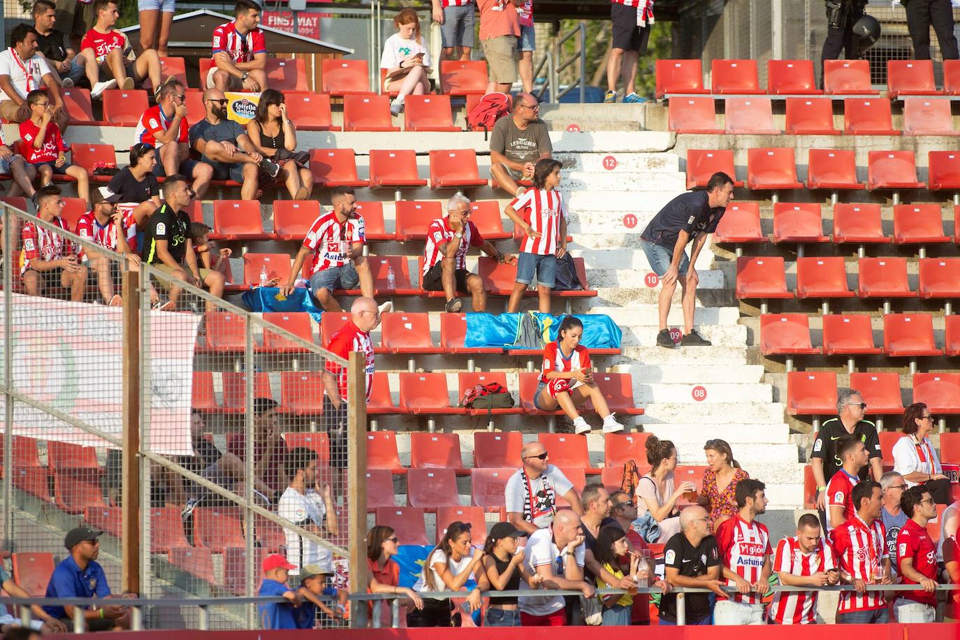 El Sporting consiguió un meritorio empate en Montilivi. Los rojiblancos jugaron gran parte de la segunda mitad con un futbolista menos por la expulsión de Damián. 