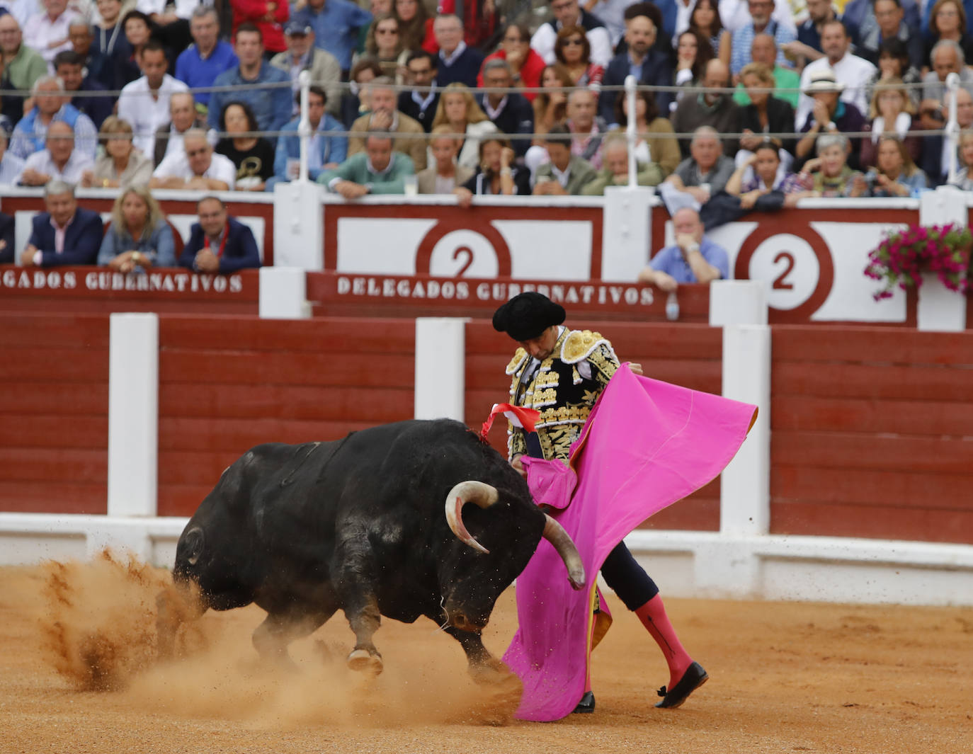 José María Manzanares, Enrique Ponce y Perera cerraron este domingo una nueva edición de la Feria taurina de Begoña. 