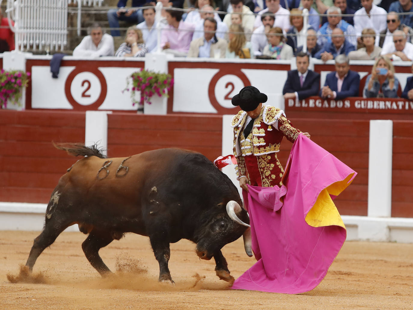 José María Manzanares, Enrique Ponce y Perera cerraron este domingo una nueva edición de la Feria taurina de Begoña. 