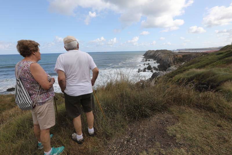 Segunda jornada de búsqueda de la joven que cayó al mar en Arnao.