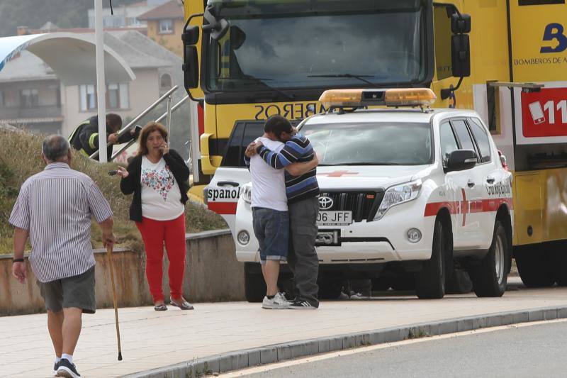 Segunda jornada de búsqueda de la joven que cayó al mar en Arnao.