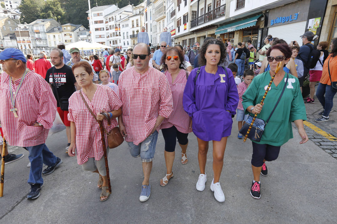 Miles de luarqueses y turistas disfrutaron este jueves de las populares fiestas de San Timoteo. ¡Búscate en nuestra galería! 