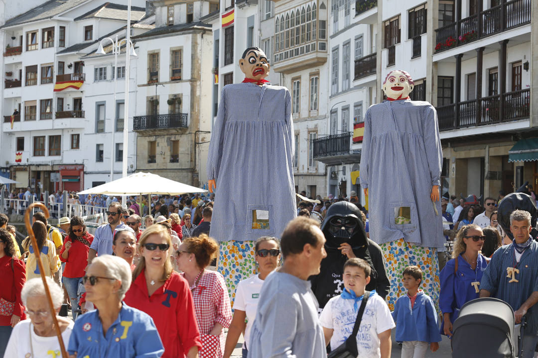 Miles de luarqueses y turistas disfrutaron este jueves de las populares fiestas de San Timoteo. ¡Búscate en nuestra galería! 