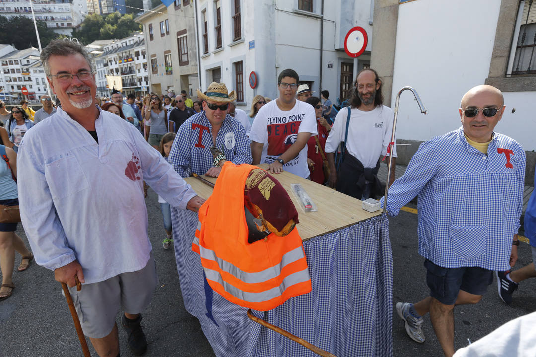 Miles de luarqueses y turistas disfrutaron este jueves de las populares fiestas de San Timoteo. ¡Búscate en nuestra galería! 