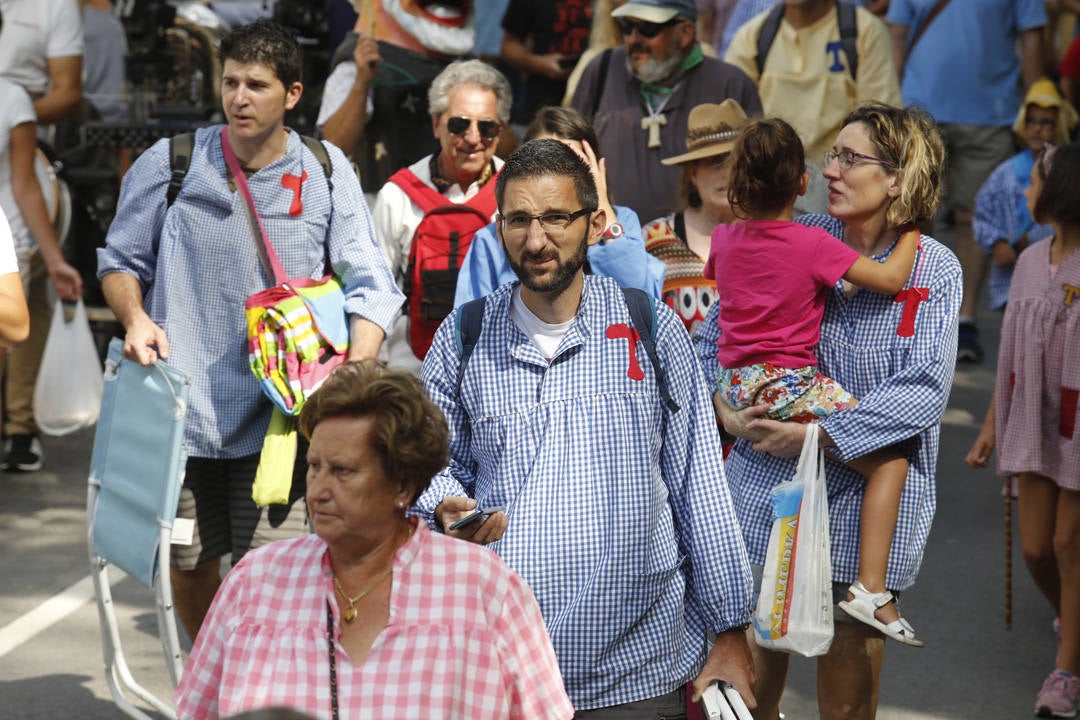 Miles de luarqueses y turistas disfrutaron este jueves de las populares fiestas de San Timoteo. ¡Búscate en nuestra galería! 