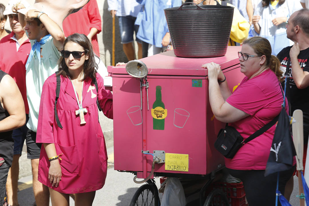 Miles de luarqueses y turistas disfrutaron este jueves de las populares fiestas de San Timoteo. ¡Búscate en nuestra galería! 