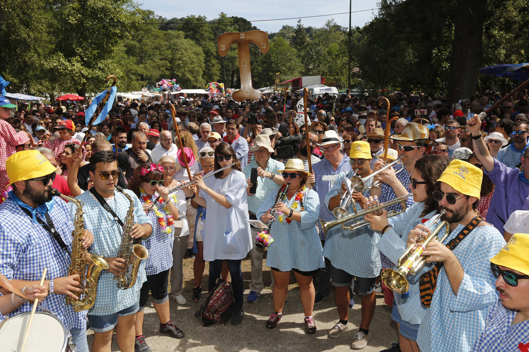 Miles de luarqueses y turistas disfrutaron este jueves de las populares fiestas de San Timoteo. ¡Búscate en nuestra galería! 