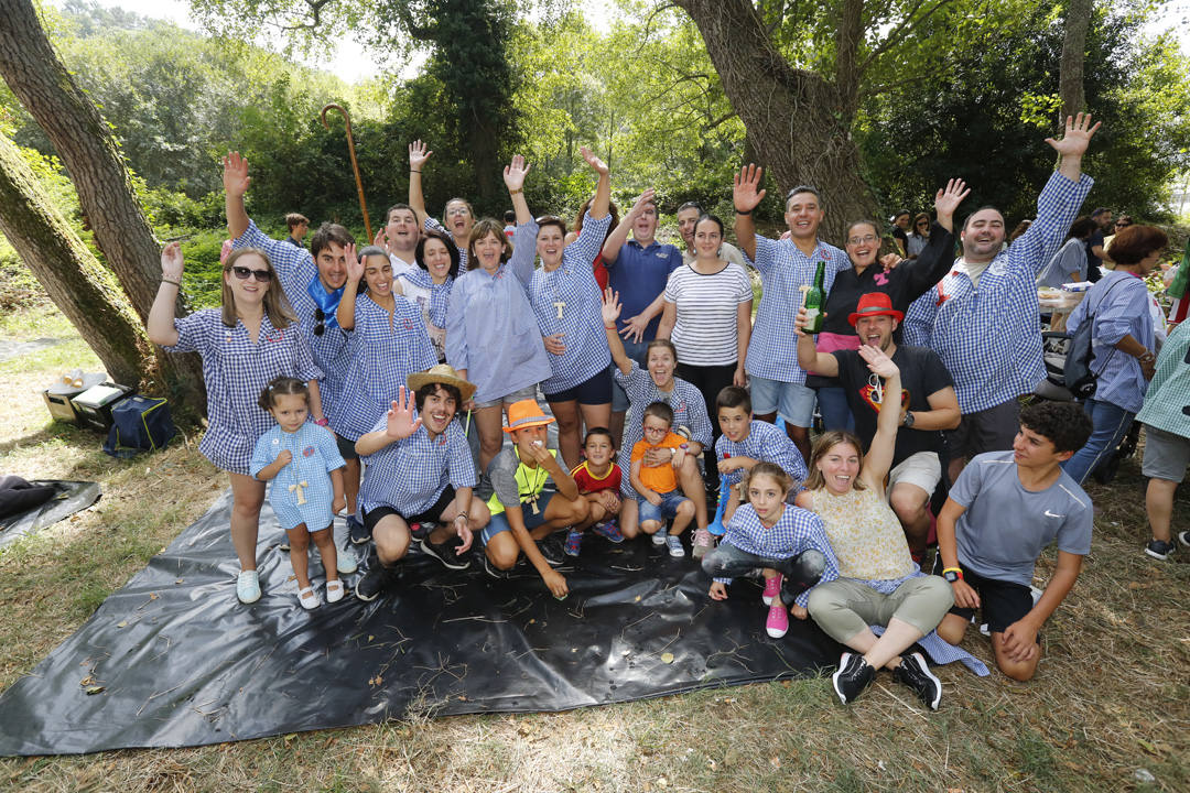 Miles de luarqueses y turistas disfrutaron este jueves de las populares fiestas de San Timoteo. ¡Búscate en nuestra galería! 