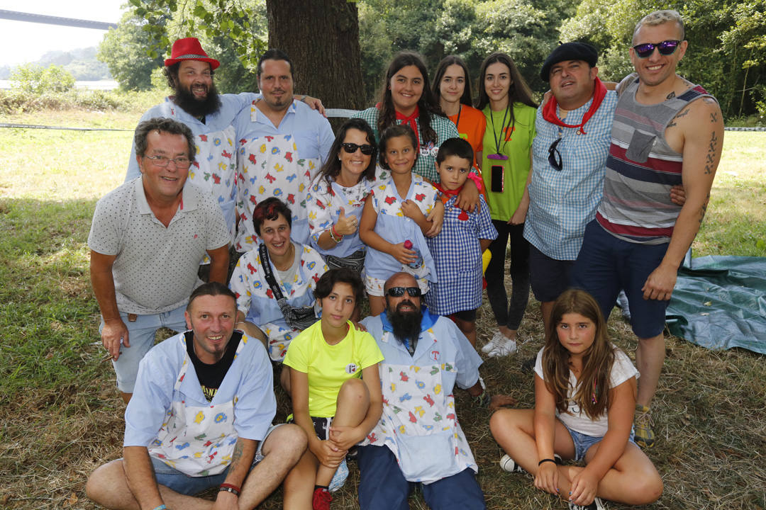 Miles de luarqueses y turistas disfrutaron este jueves de las populares fiestas de San Timoteo. ¡Búscate en nuestra galería! 