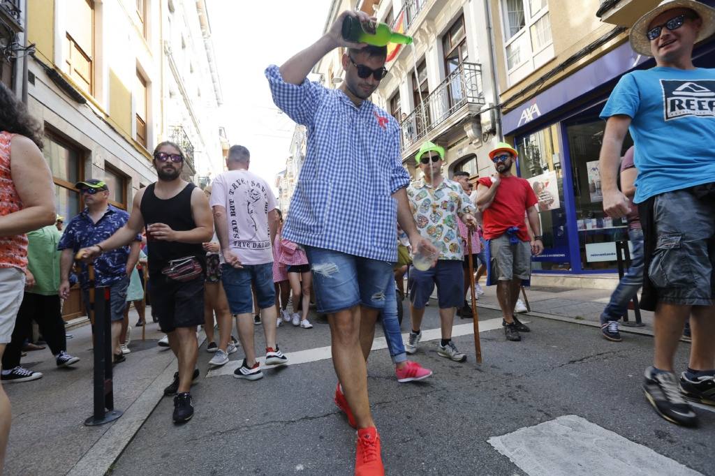 Miles de luarqueses y turistas disfrutaron este jueves de las populares fiestas de San Timoteo. ¡Búscate en nuestra galería! 